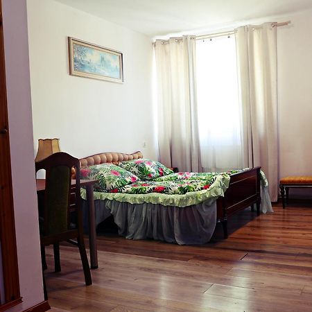Hotel Dworek Wroclaw Ngoại thất bức ảnh